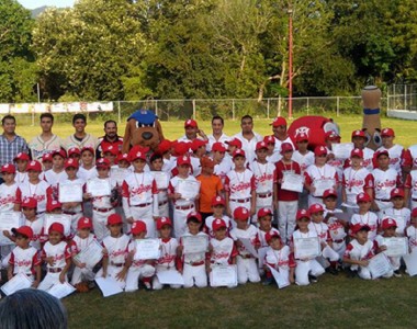 Beisbol, LMB: Sultanes visitan liga pequeña en Santiago, Nuevo León.