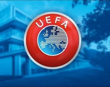Fútbol: La UEFA aplaza las finales de la Champions League y Europa League